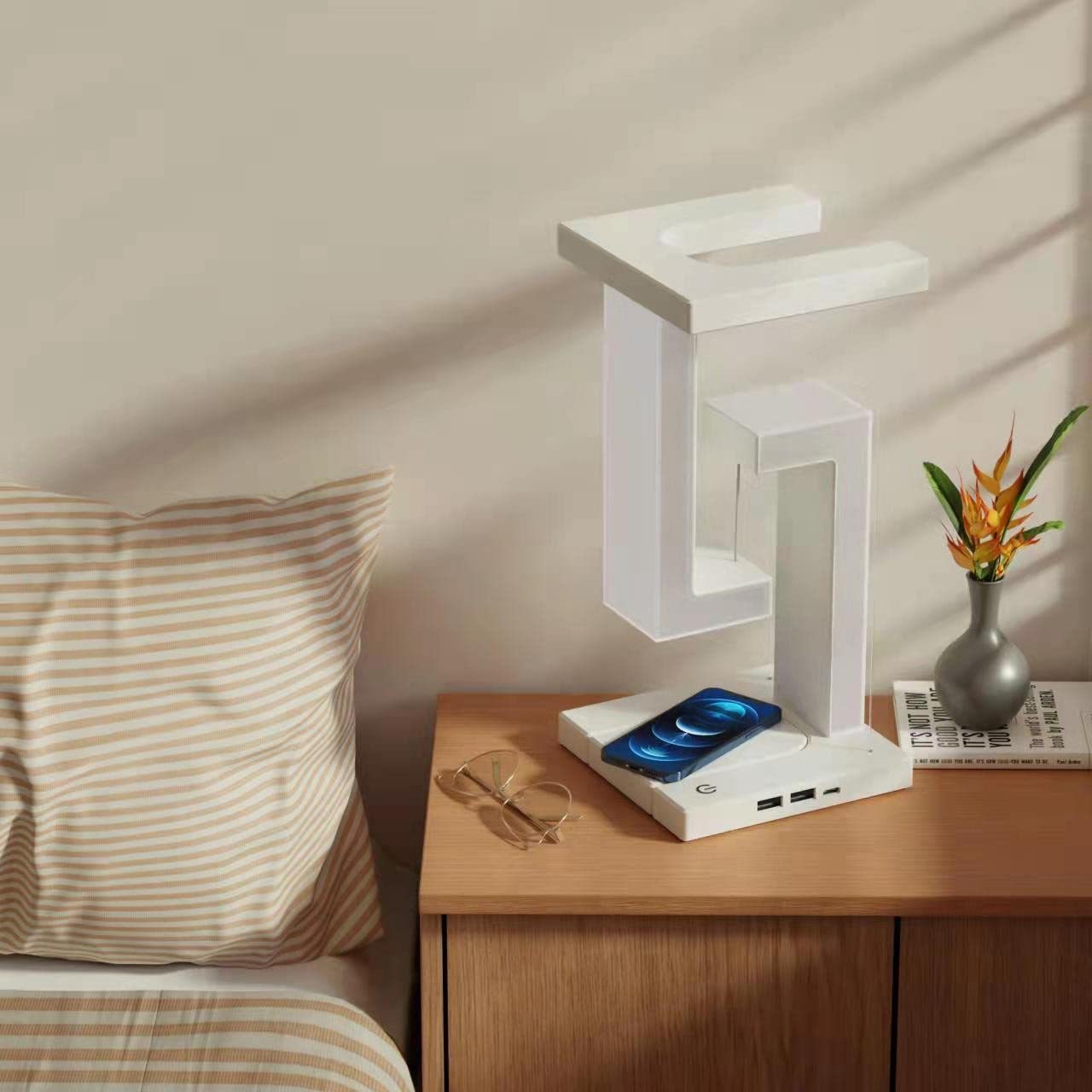 LumiFloat – Draadloze LED-bureaulamp met oplaadfunctie